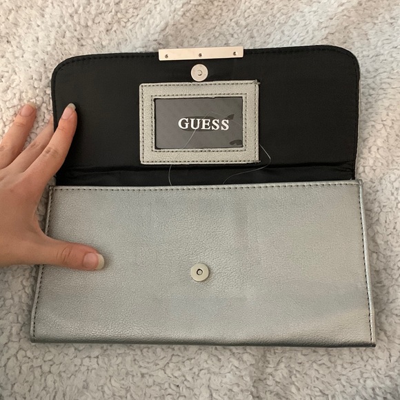 Guess Silver / Grey Leather Chevron Clutch - Picture 6 of 17